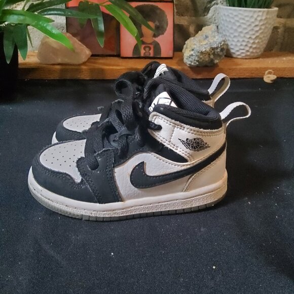 Jordans toddler size 7 - Picture 4 of 5